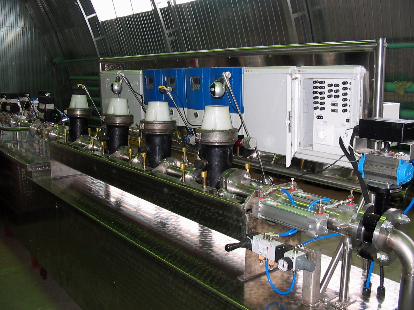 Water and Oil Flow Meters Calibration Test Bench Systems Medidores de Vazão banco de ensaio de calibração, معايرة متر التدفق ، معايرة عداد المياه
